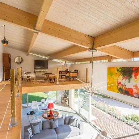 Sleeps 12 Pool Wifi Villa