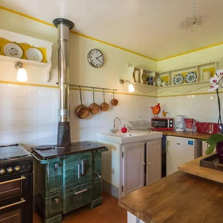 Sleeps 12 Pool Wifi Cournazac