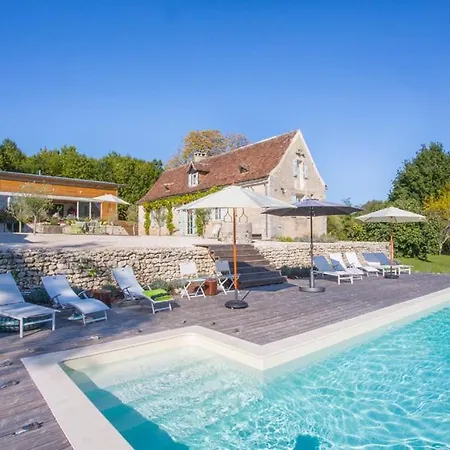 Sleeps 12 Pool Wifi Cournazac